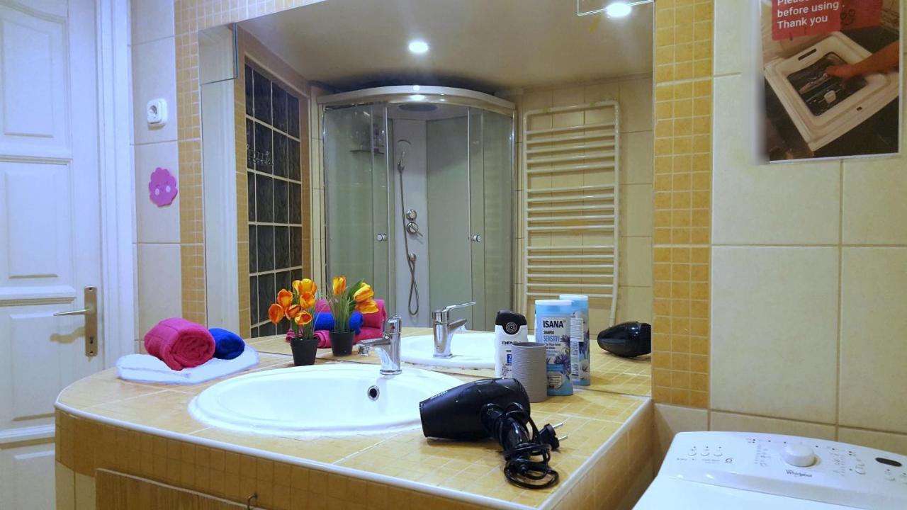 Downtown Acacia Str Apartment Budapest Luaran gambar