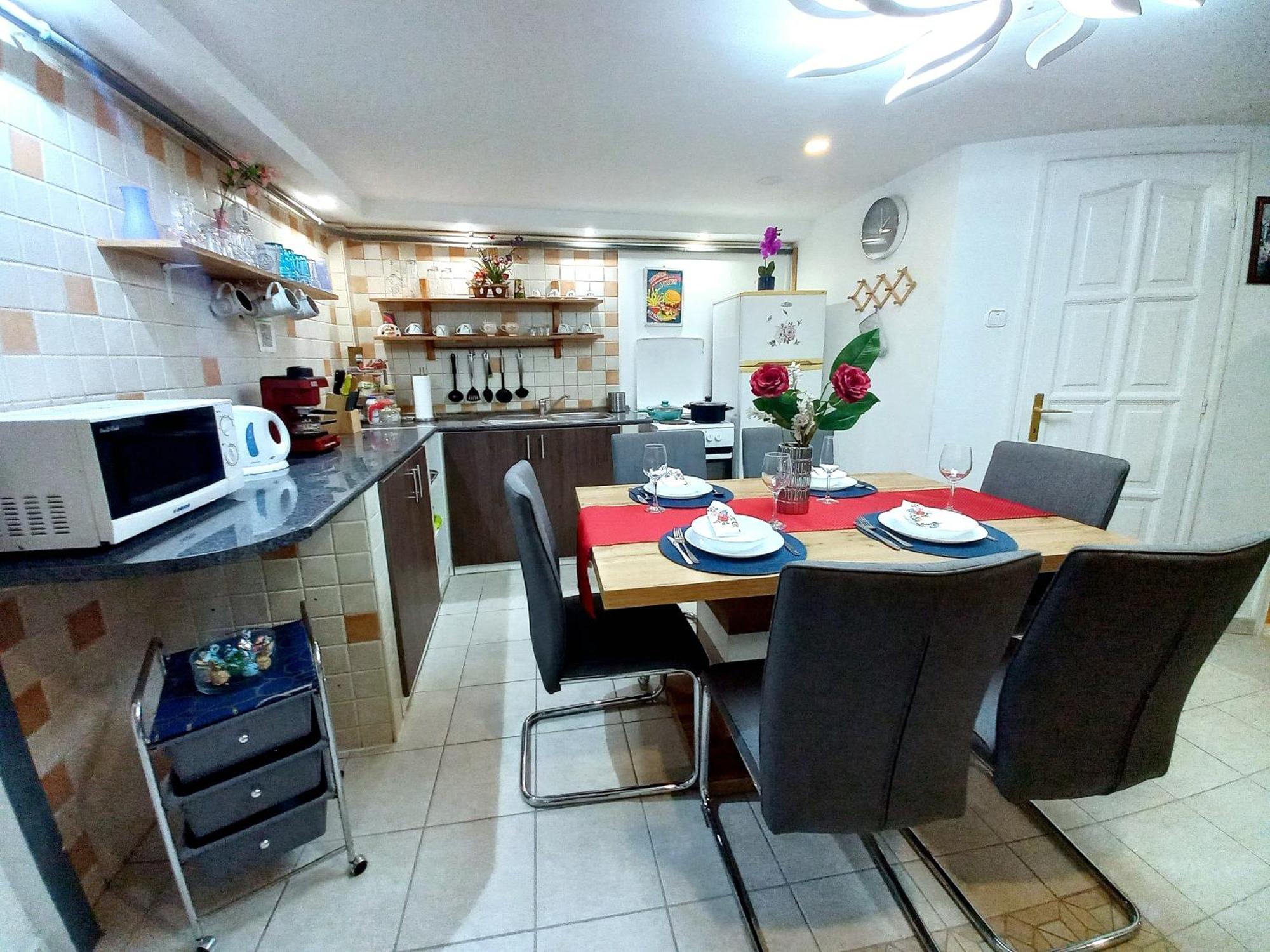 Downtown Acacia Str Apartment Budapest Luaran gambar