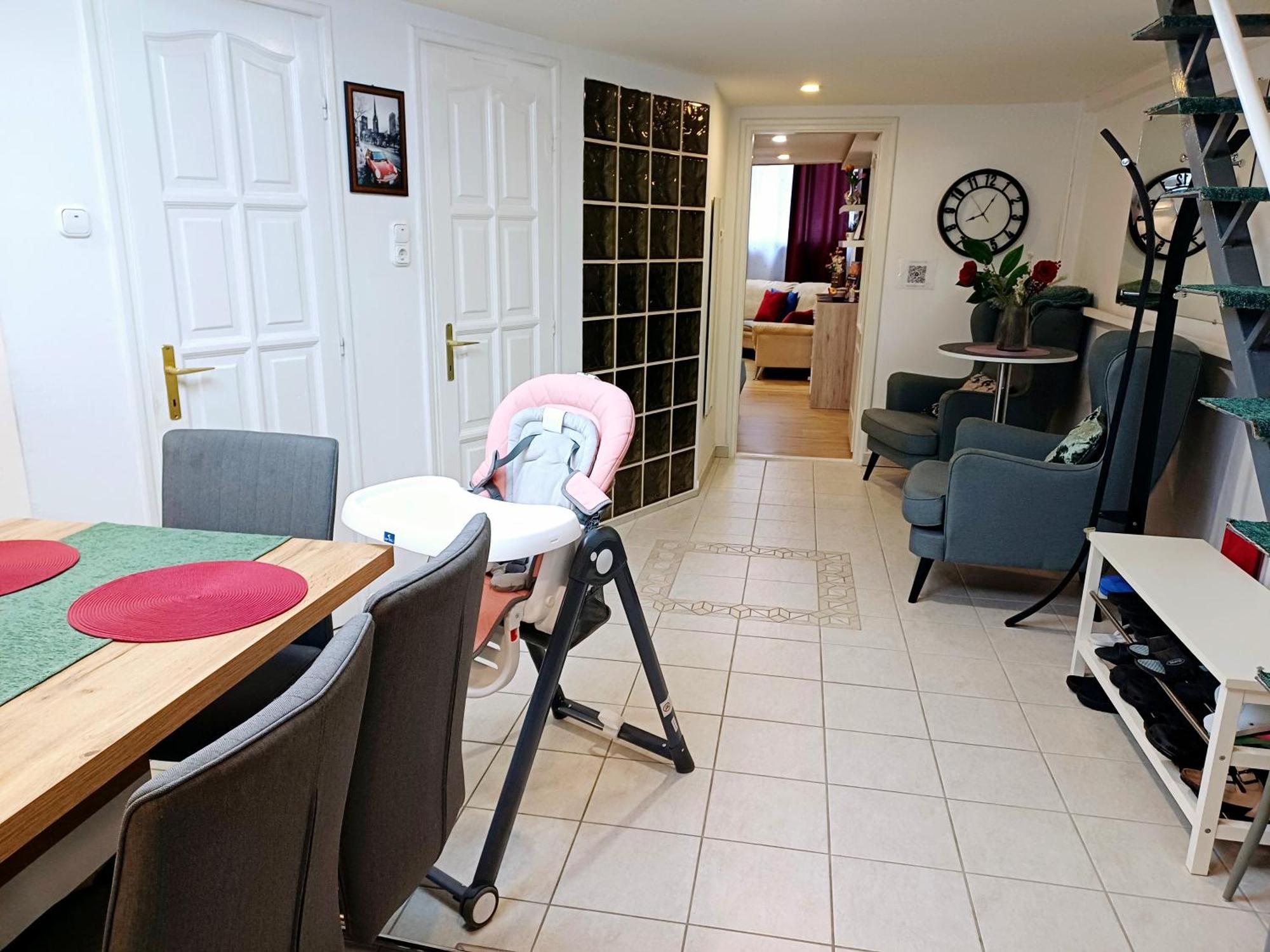 Downtown Acacia Str Apartment Budapest Luaran gambar